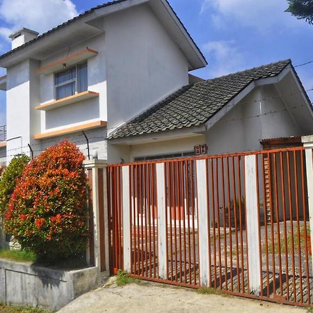 Dallil Putra Villa レムバン エクステリア 写真