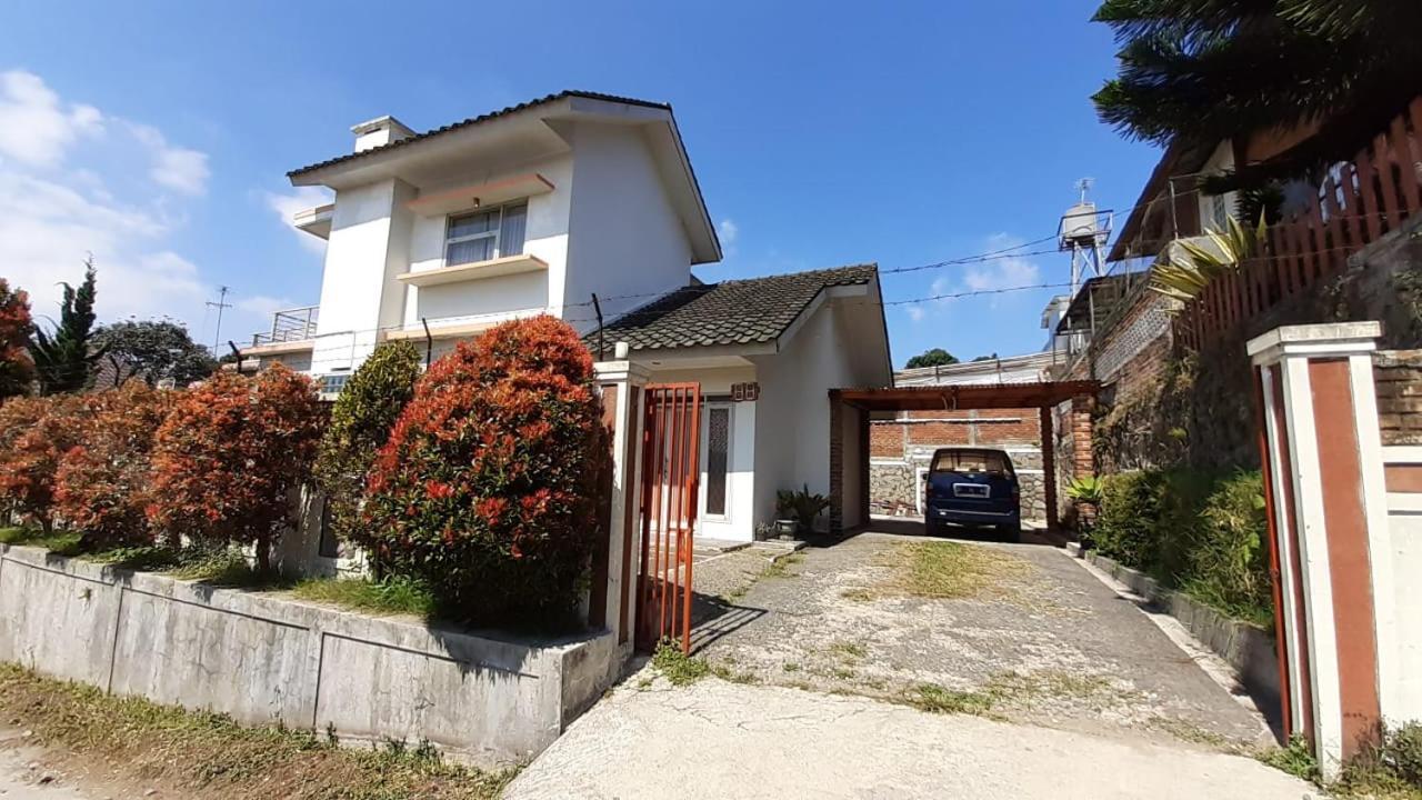 Dallil Putra Villa レムバン エクステリア 写真