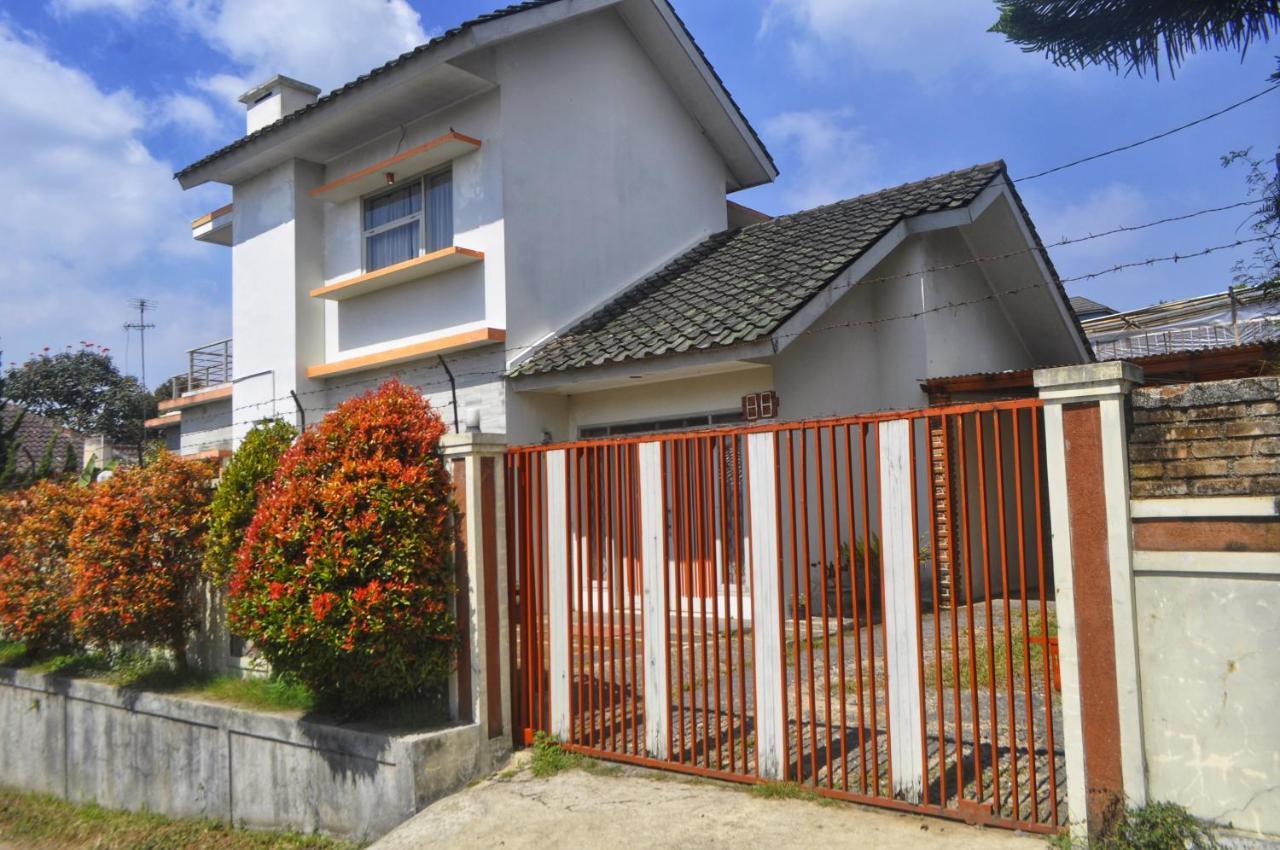 Dallil Putra Villa レムバン エクステリア 写真